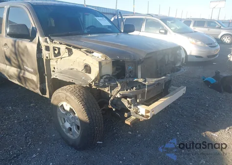 2013 Toyota Tacoma Base V6 z USA, uszkodzony, nr VIN 3TMLU4EN4DM123154